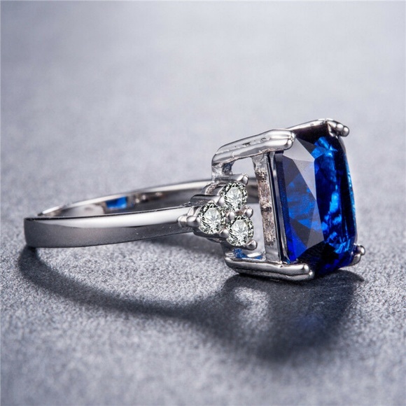 925 Silver Princess Cut Blue Sapphire Ring - Picture 3 of 4